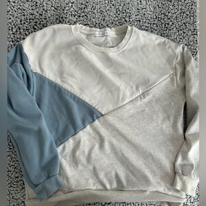 MoveMama breastfeeding / pumping sweatshirt - gently used. Functional zippers